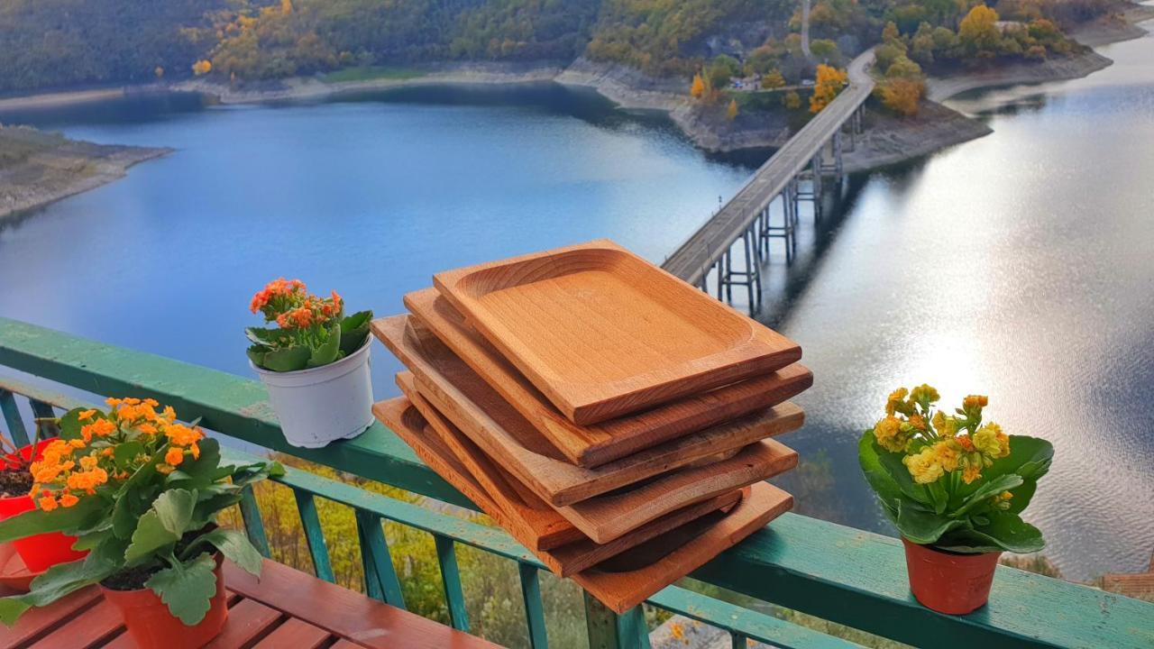 La Terrazza Sul Lago Turano Castel di Tora Exterior photo