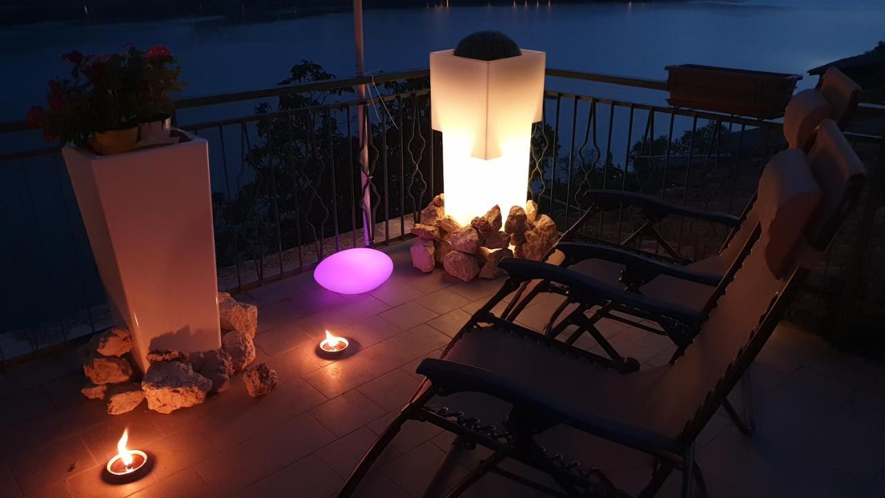 La Terrazza Sul Lago Turano Castel di Tora Exterior photo