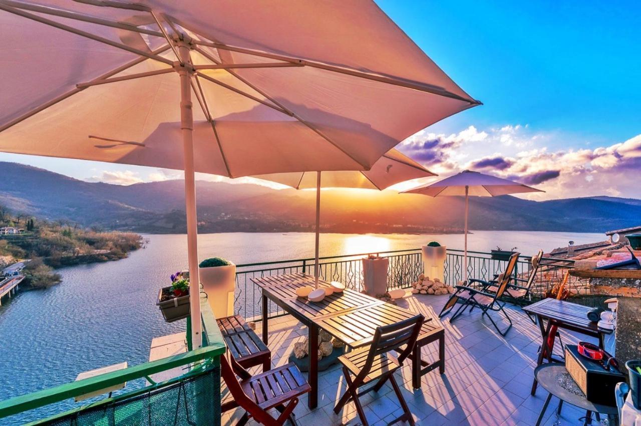 La Terrazza Sul Lago Turano Castel di Tora Exterior photo