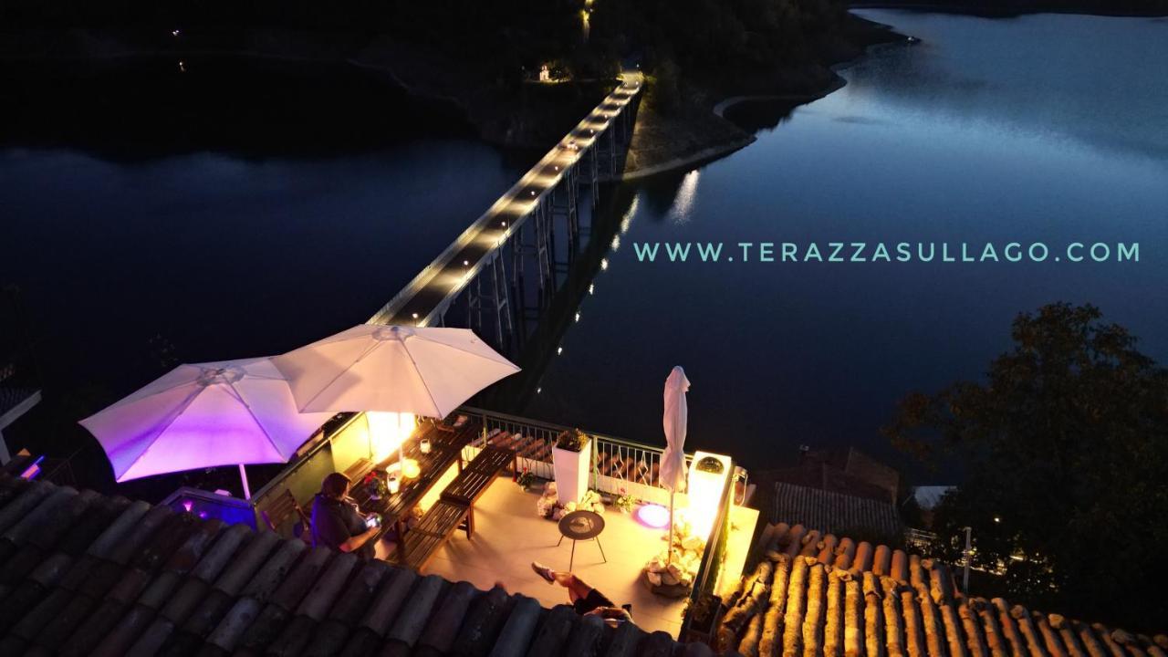 La Terrazza Sul Lago Turano Castel di Tora Exterior photo
